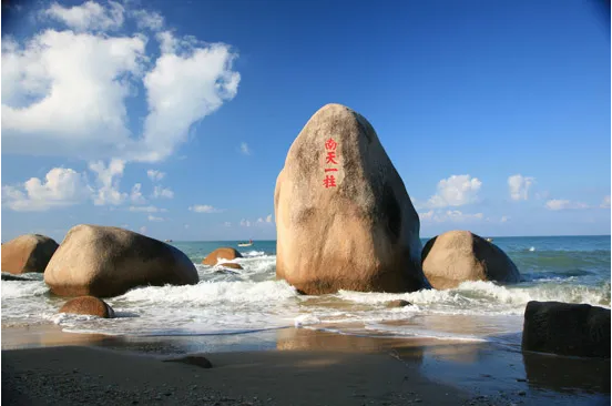 化身蓝海卫士，守护三亚海滨丨qy球友会环境首个“海域保洁”项目正式签约进场