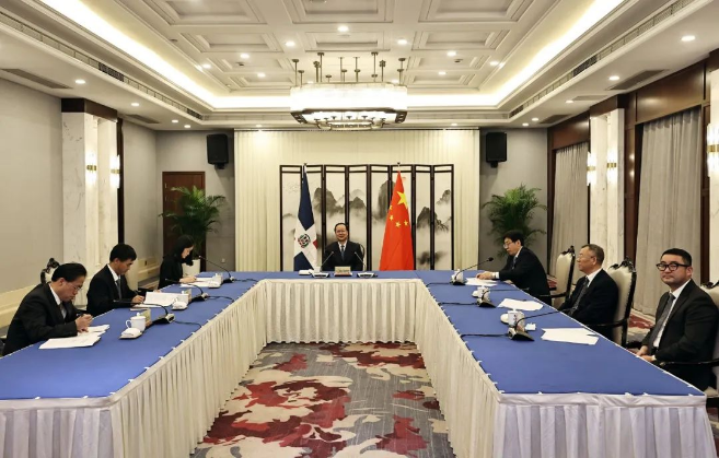 qy球友会环境“助力”多米尼加清运垃圾，毛伟明省长出席线上交接仪式
